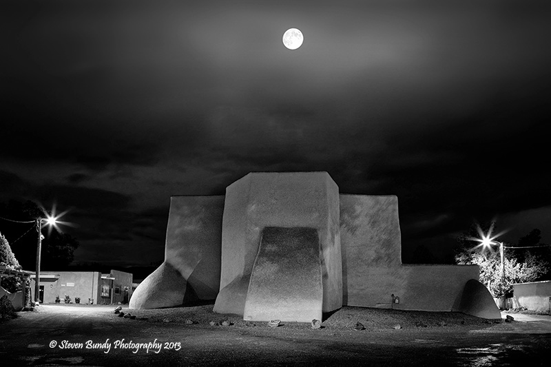 ranchos church moonrise